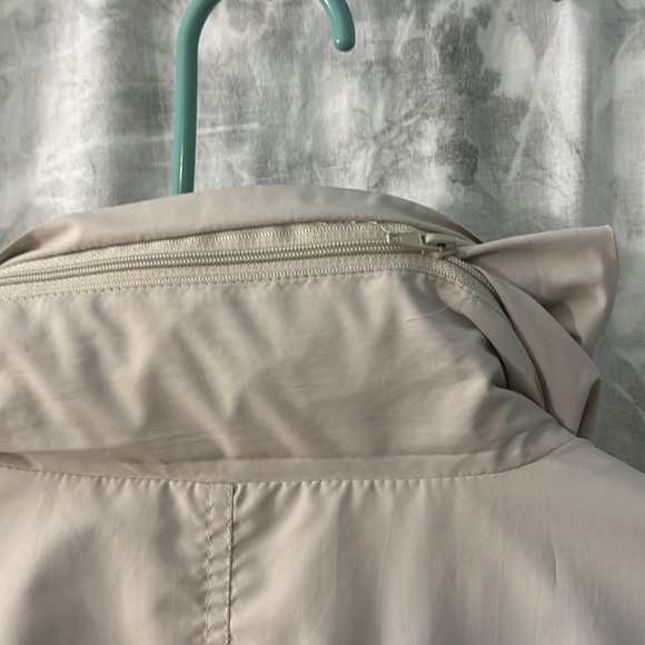 Ladies’ JM Collection Khaki/Leopard Print Windbreaker Rain Jacket (Large) - Picture 4 of 5